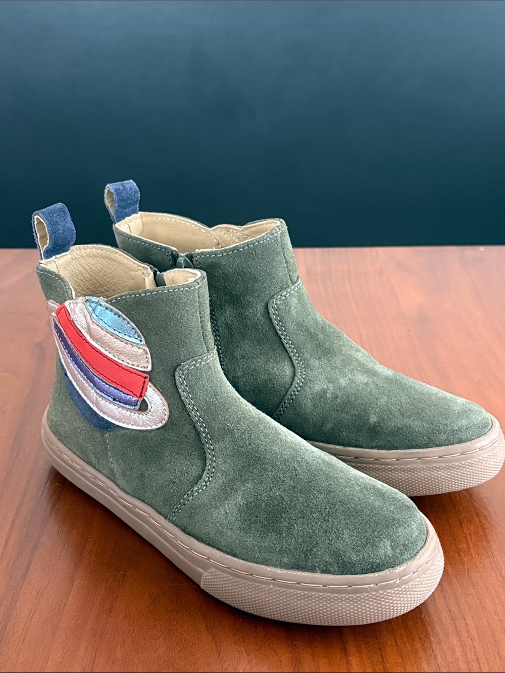 Mini Boden planet green suede low boots, size 33
